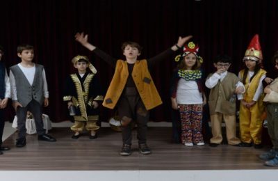 Minik Tiyatroculardan Drama Gösterisi