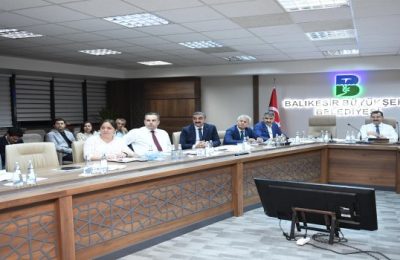 Büyükşehir Belediye Başkanı Yücel Yılmaz, bu şehri birlikte yöneteceğiz. dedi.