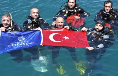 ÜSKÜDARDA DENİZİN ALTINDA NE ARARSAN VAR