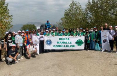 Daha temiz çevre için çöp topladılar