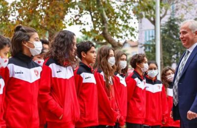 Başkan Zolan Büyükşehir Belediyespor sporcularını uğurladı