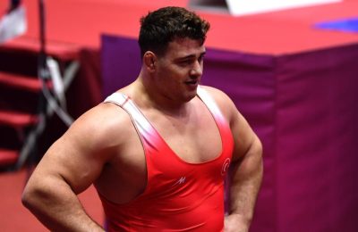 Üç milli güreşçimiz Tiran’da yarı finale yükseldi