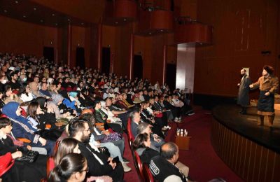 Gençlik Parkı’nda Nikolay Gogol Komedisi: Altındağlı Gençlerden “Burun” Prömiyeri